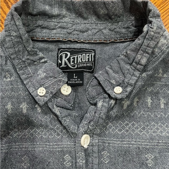 Retrofit Mens Button down size LG - Picture 3 of 7